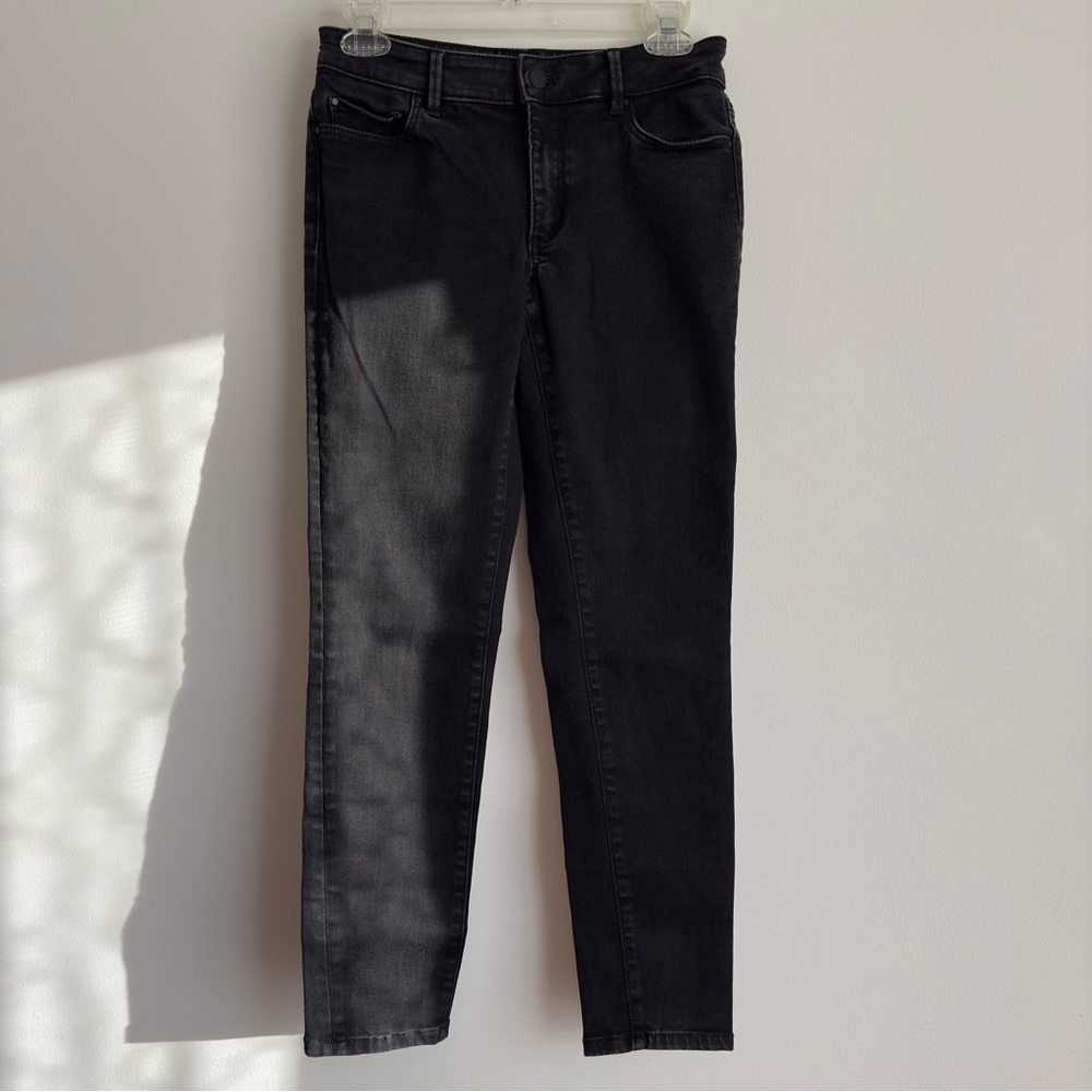 Ann Taylor The Skinny Leg Curvy Fit Jeans Size 2